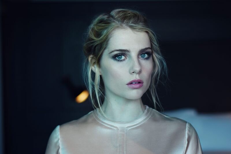 Beautiful face of Lucy Boynton picture