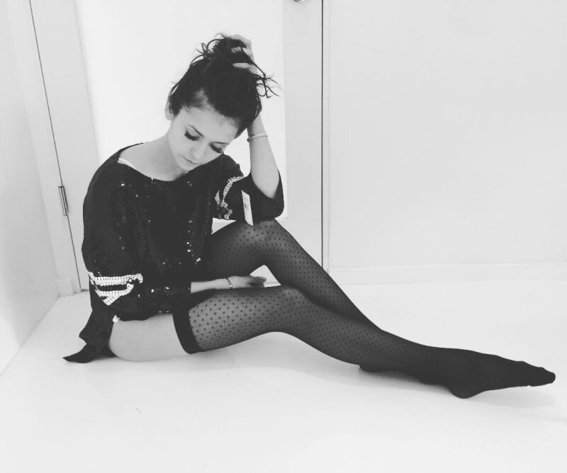 妮娜·杜波夫（Nina Dobrev）华丽写真 picture