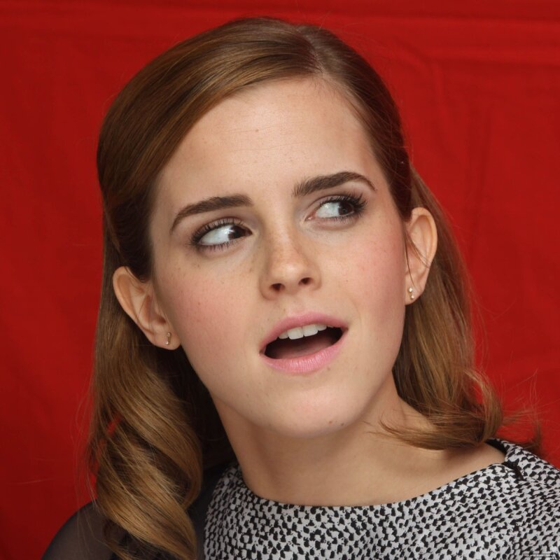 他に誰が彼女の口に彼らの雄鶏を突き刺したいですか picture