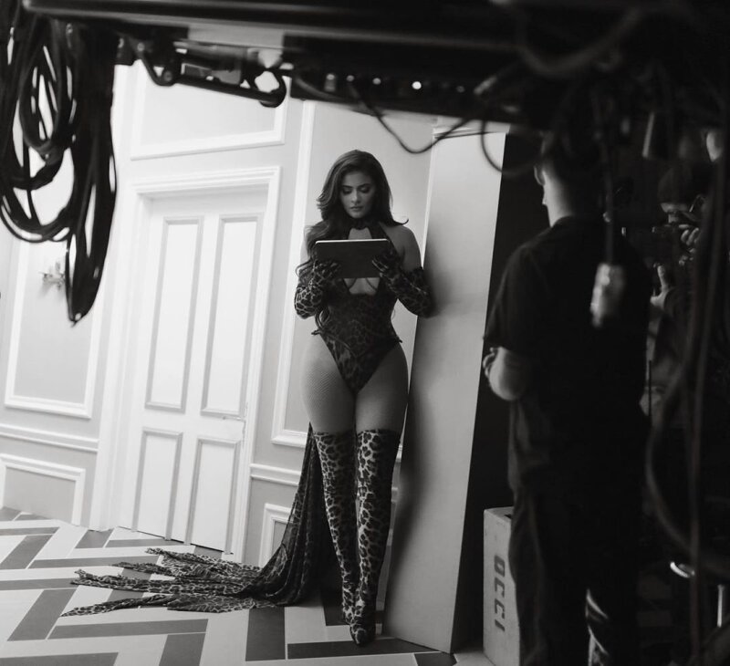 Kylie Jenner的身体疯了 picture