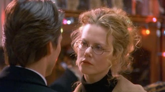 妮可·基德曼戴着眼镜的裸照 picture