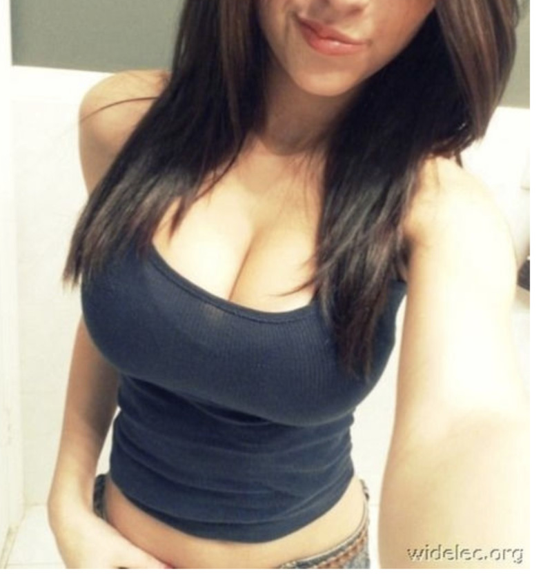 Mükemmel Göğüsler ve Smirk picture