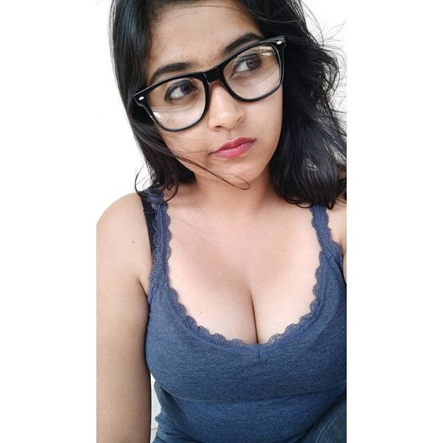 巨乳の熱いインドのティーン picture