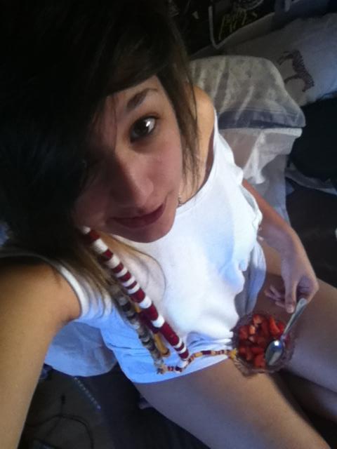 神话般的黑发青少年在惊人的新秀女友图片 picture