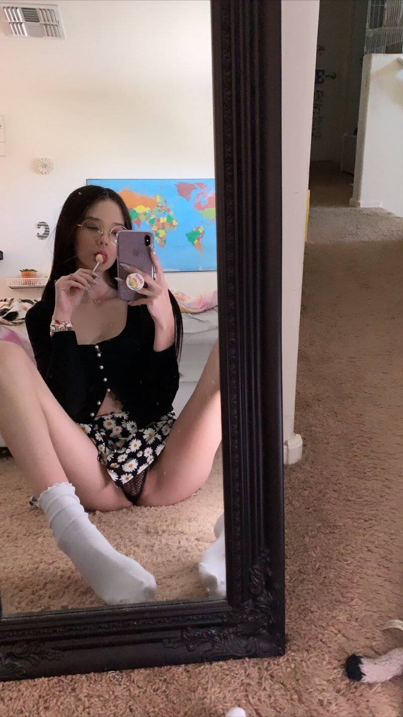 フローラルアップスカートミラーセルフィー picture