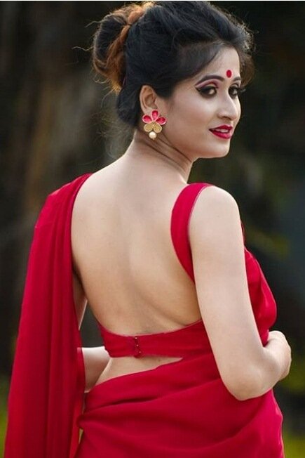 Delhi'de Eye-Catching Housewife E $ corts picture