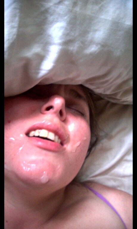 彼女の顔にザーメンで犯される!! picture