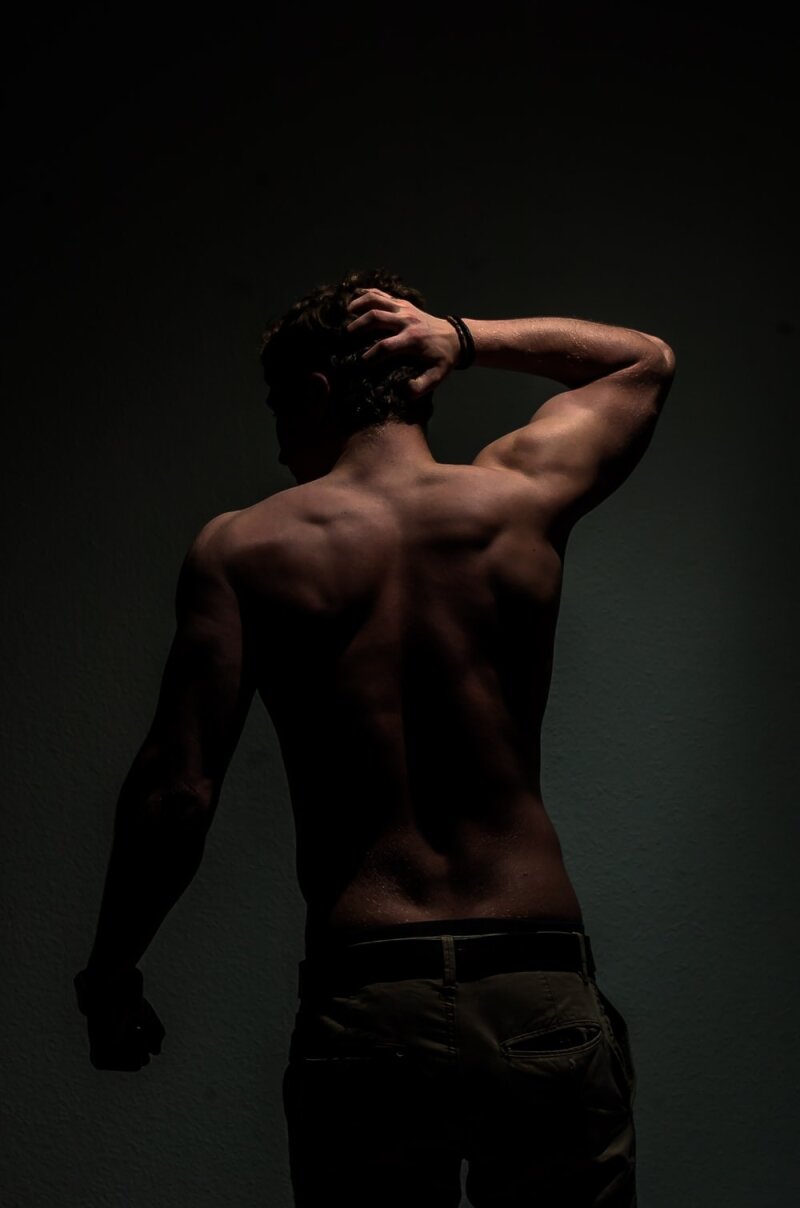 巨大なdiclを持つセクシーな男 picture