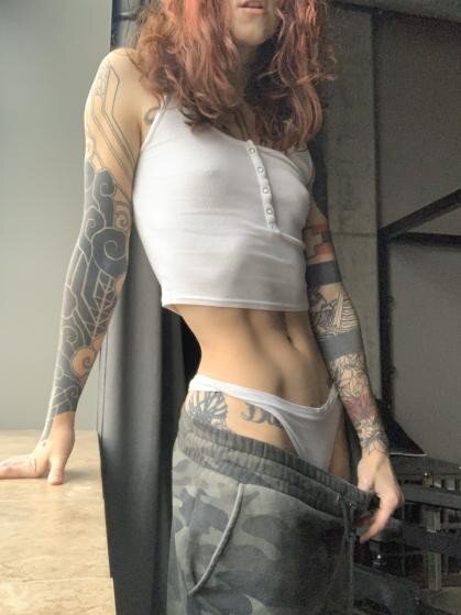 彼女はとてもセクシーだ picture