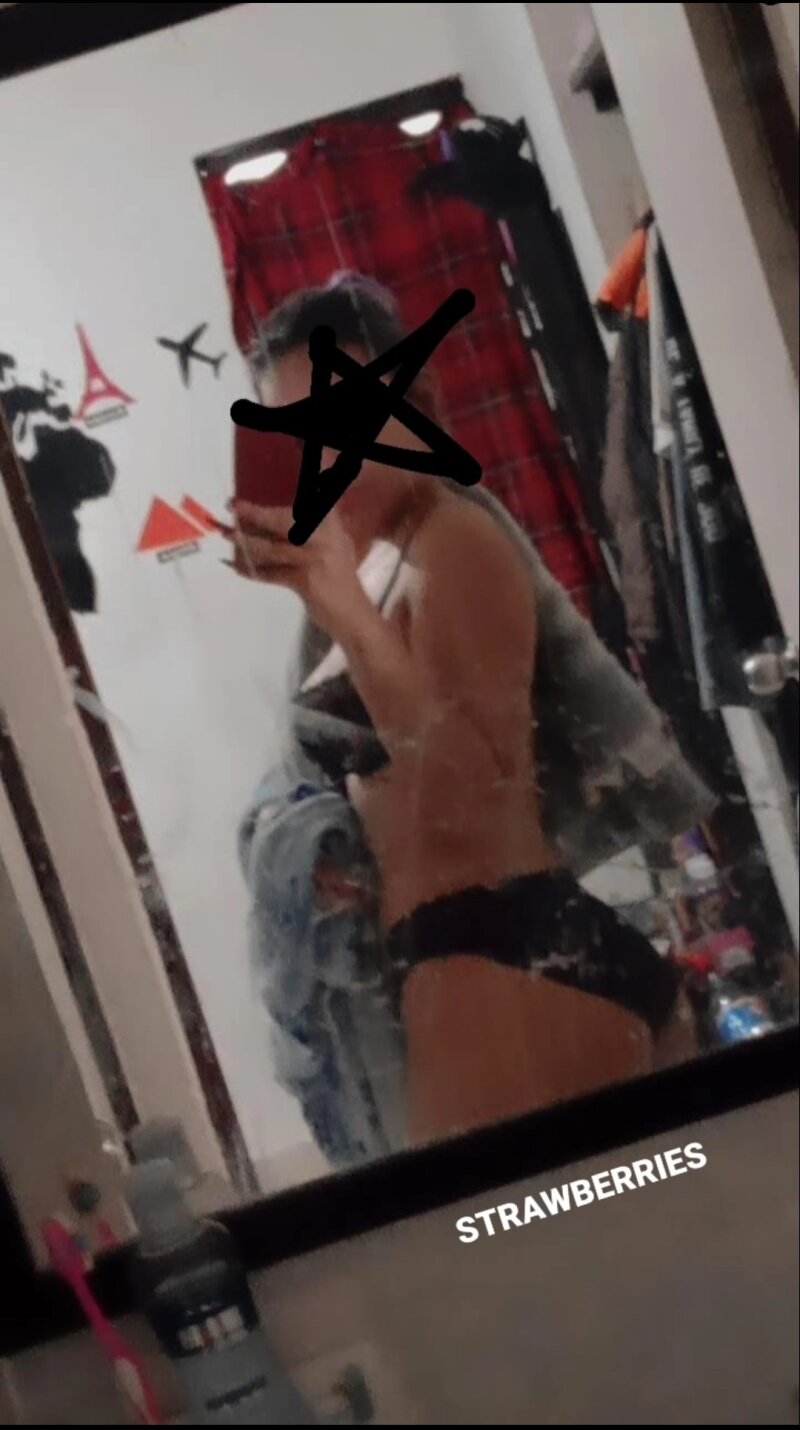 ラティーナエモベイビー、私は彼女のランジェリー写真が大好きです picture
