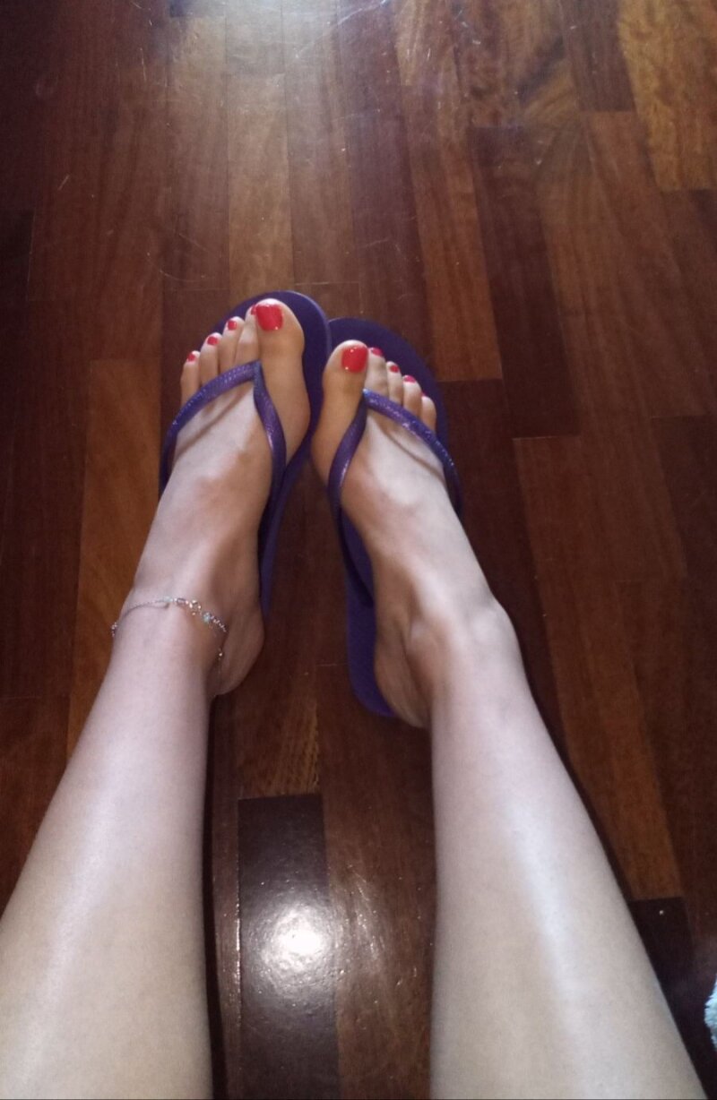 私の友達は私の足が大好きです picture