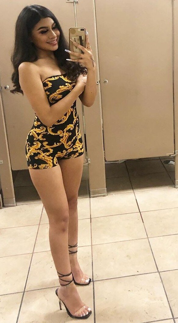 彼女は性交するのが大好き picture