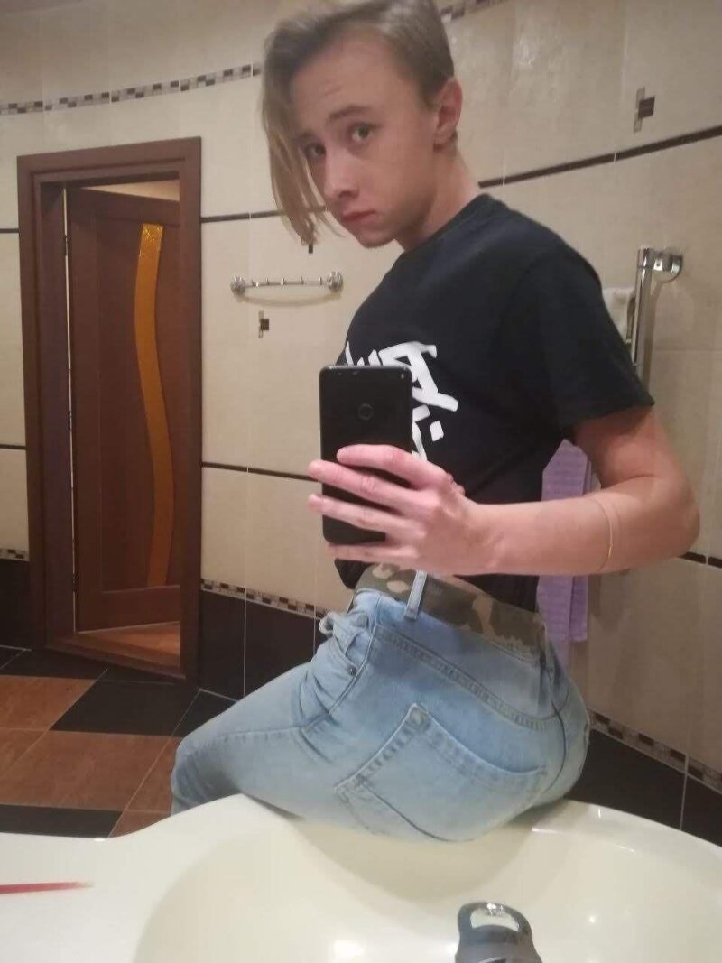 口を大きくするセクシーな弱虫 picture