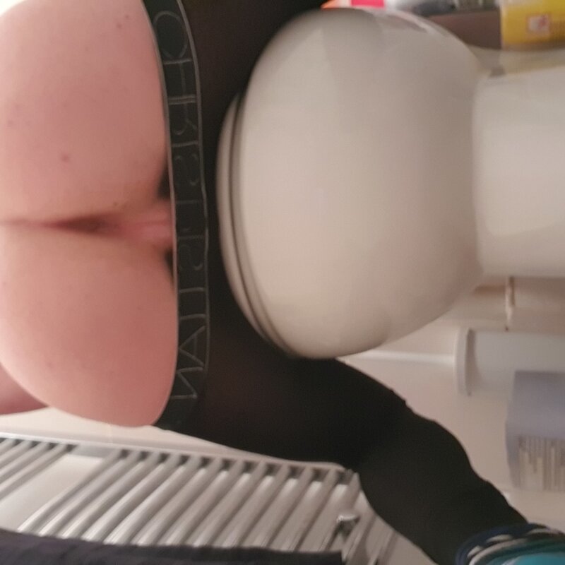 Kalın sıkı kıçımı gösteriyorum. picture