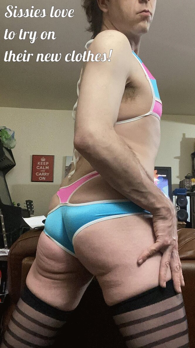 新しい服を買うのが大好きです！ picture