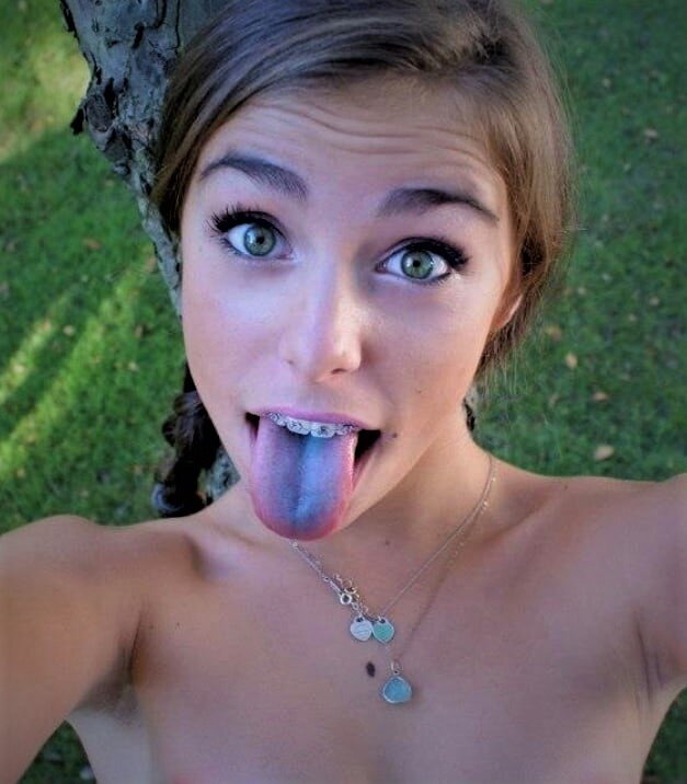 感觉很可爱...也许我会舔你的球直到你暨... IDK picture