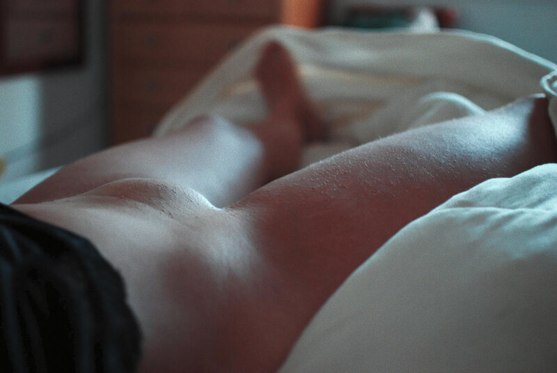 裸で寝る picture
