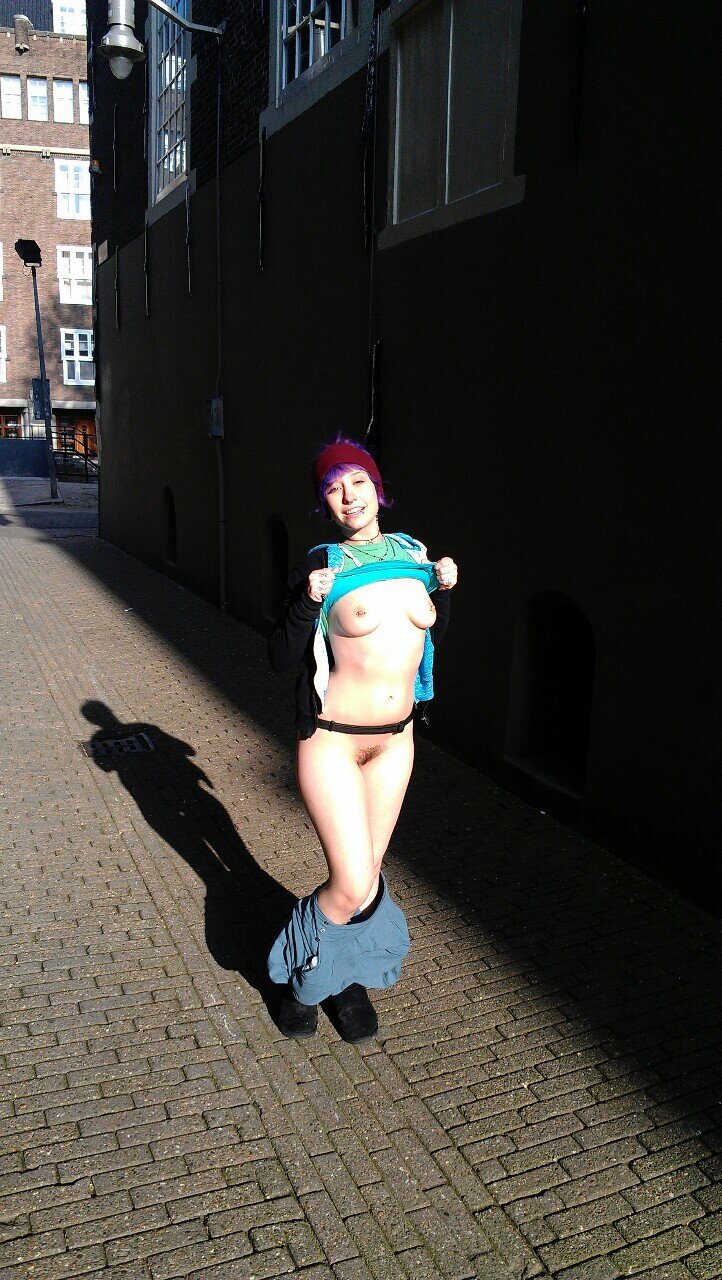 Malları göstermek picture