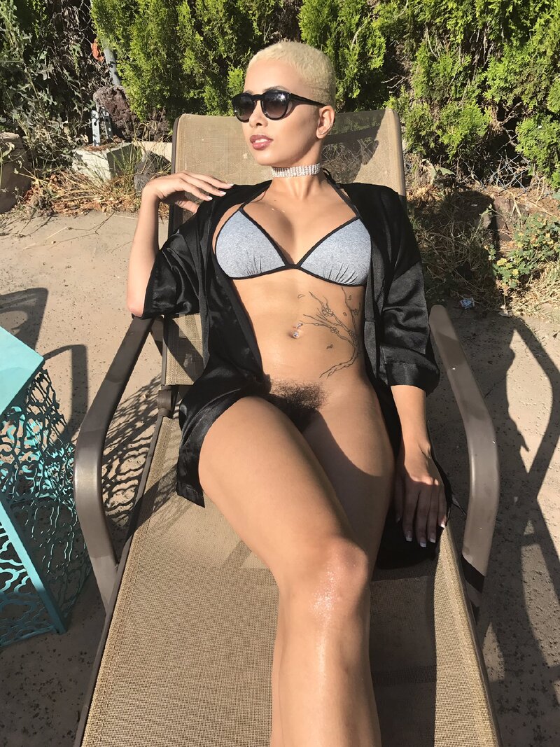 Amber Rose'un Tüylü Amcık picture