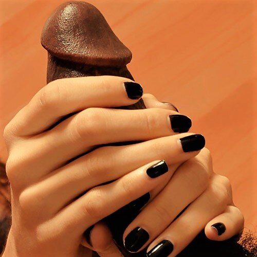 Erkekliği kucaklayan mükemmel eller .. (IR, NSFW) picture