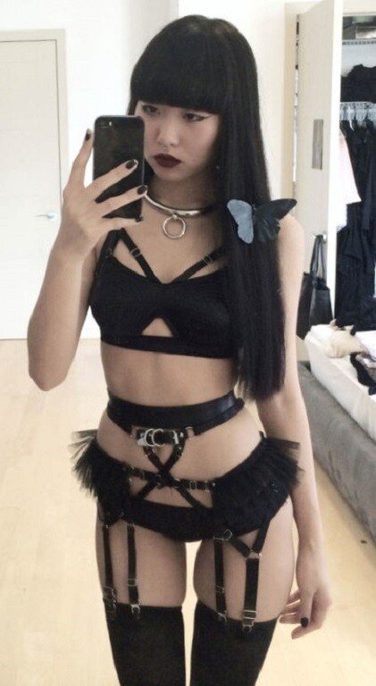 亚洲青少年荡妇情绪自拍* roentgen01 * picture