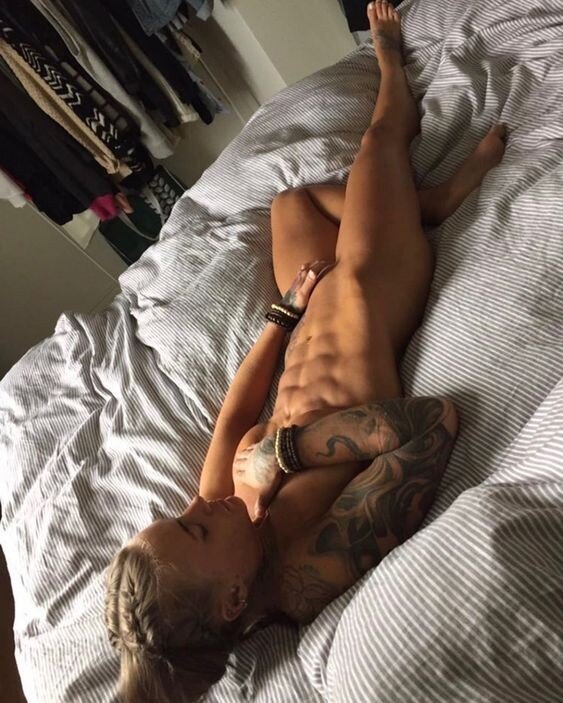 "Ellerim ... Durdur onları, birisi! Herkes!" picture