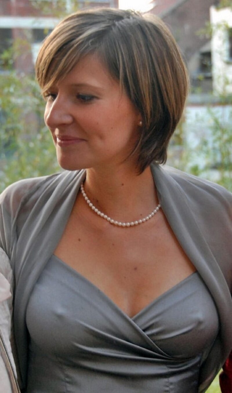Nn-anne. Anne nn. Çıplak olmayan anne. Giysiler içinde anne nn. Çıplak olmayan anne. picture