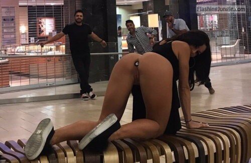 Alışveriş merkezinde picture