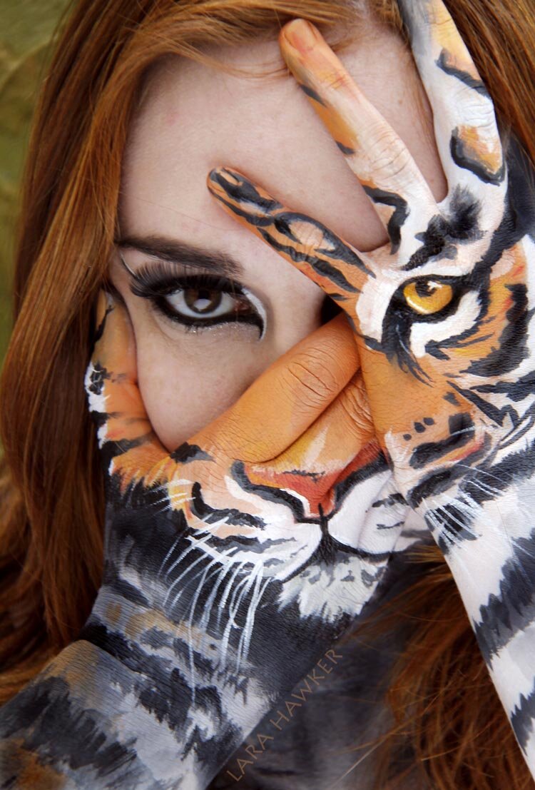 호랑이 빨강 머리 뜨거운 bodypaint picture