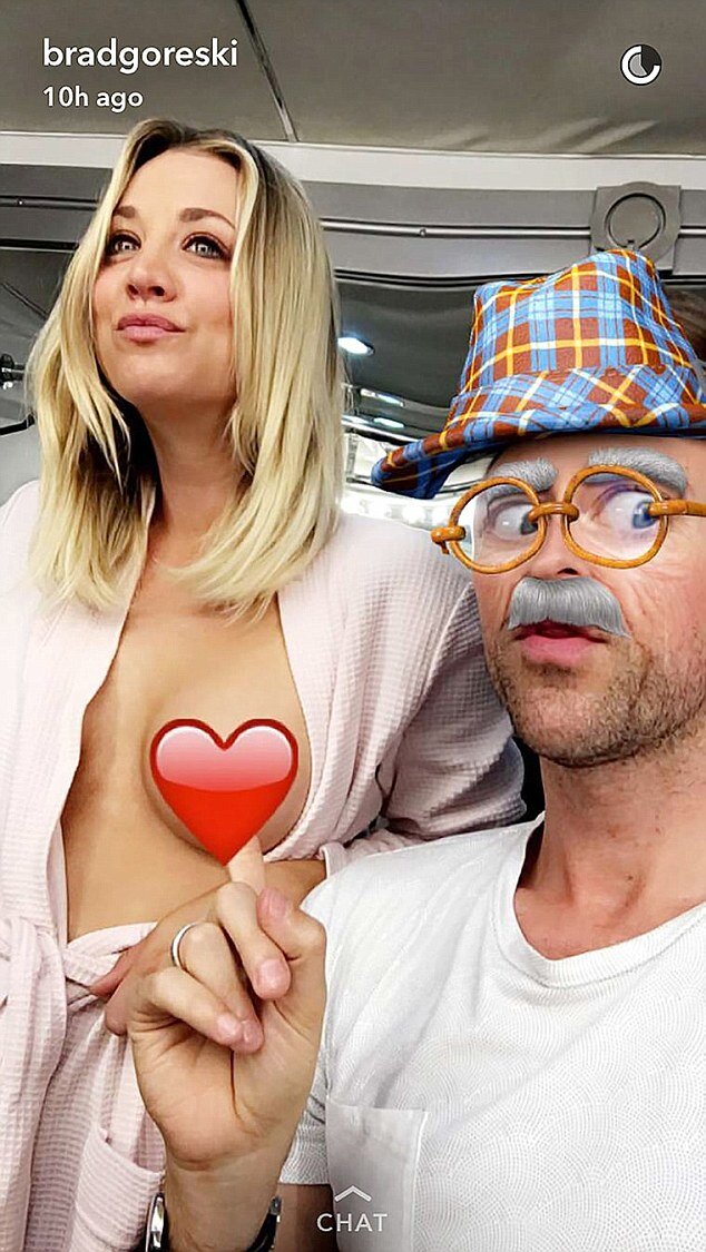 凯莉·库柯（Kaley Cuoco）热山雀 picture