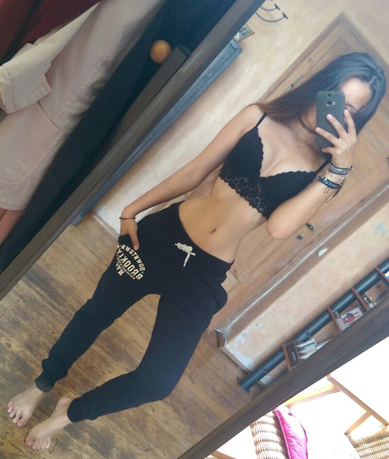 自拍苗条的身材 picture