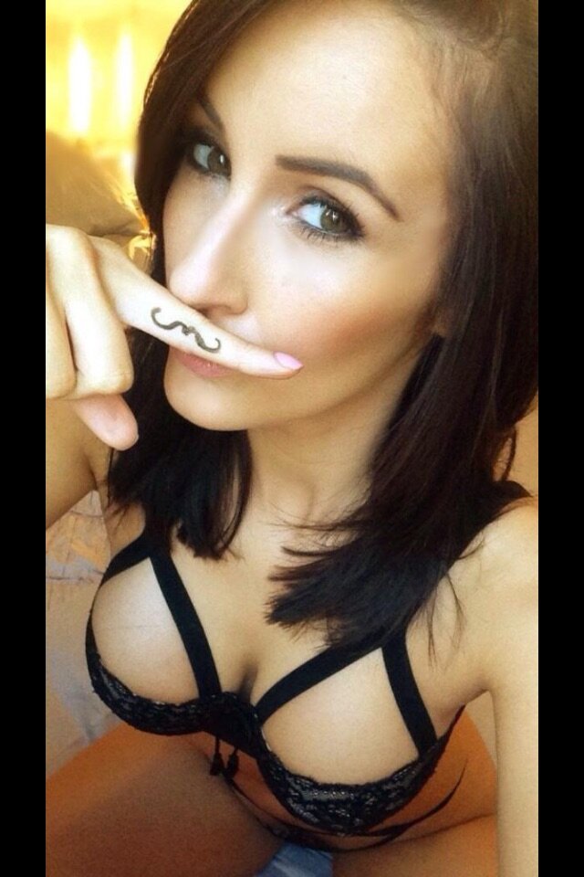 Sütyeni seviyor musun? picture