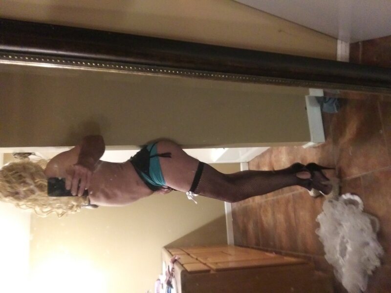 性感的小娘娘腔需要一个爸爸 picture