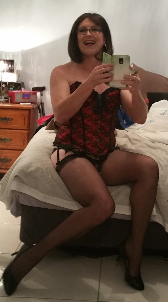 美女在性感内衣 picture