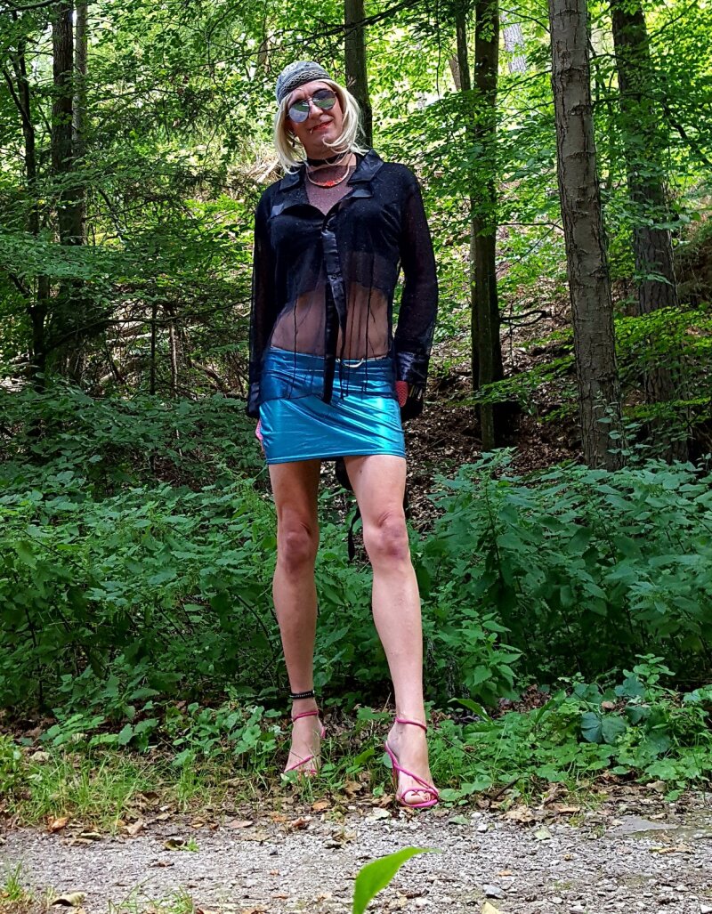 Seksi Kıyafetler ve Topukların Keyfini Çıkarın ve Keyfini Çıkarın picture