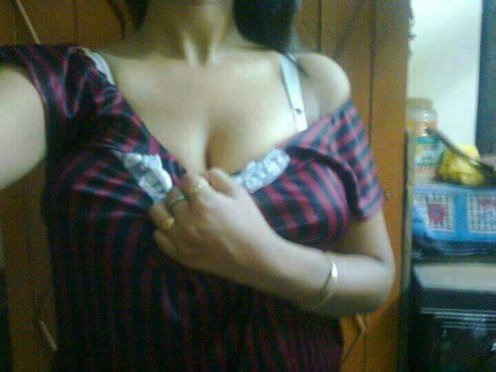 驚くべきお尻を持つセクシーなブロンド picture