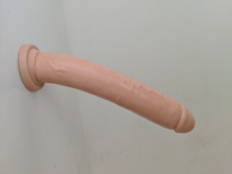 ゆっくりと私のお尻に滑り込むのは驚くべきことです。簡単に遊ぶのが好きなおもちゃ。 picture