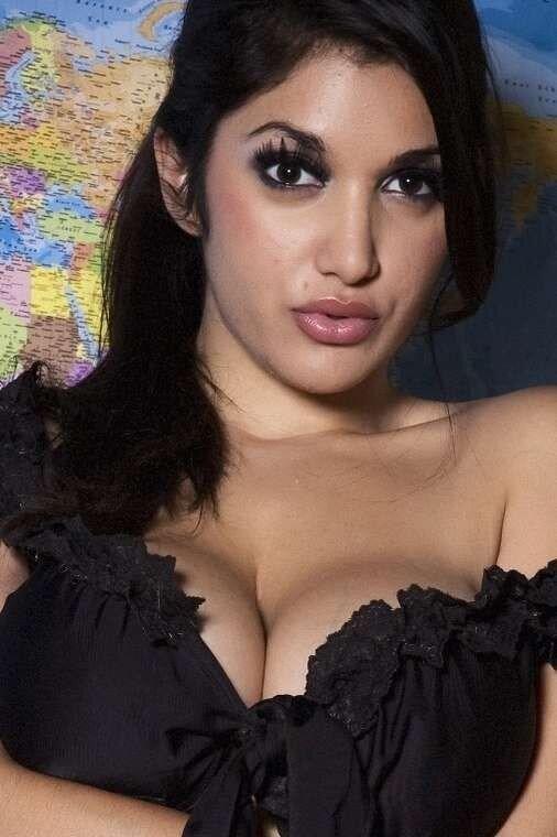 リア・ジェイ・ホット picture