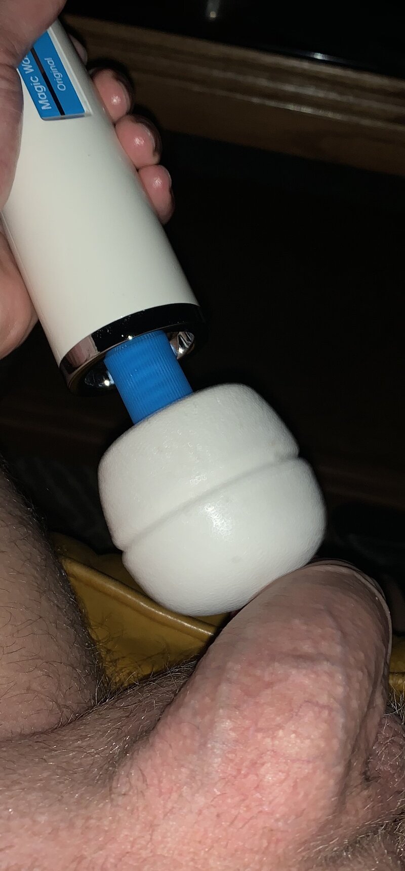 那棒在我的阴茎上起作用。 picture