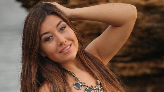 热黑发网络摄像头女孩 picture