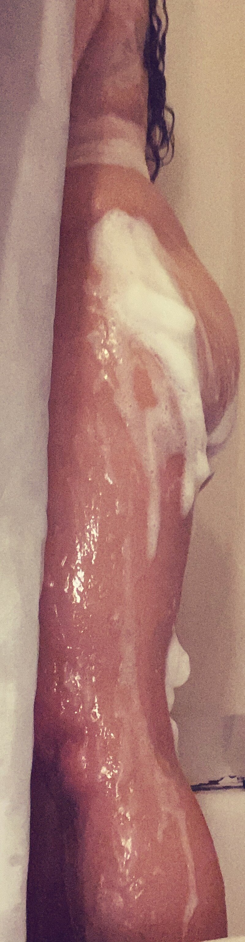 쉿, 만약 당신이 조용하다면 우리는 놀 수 있습니다 picture