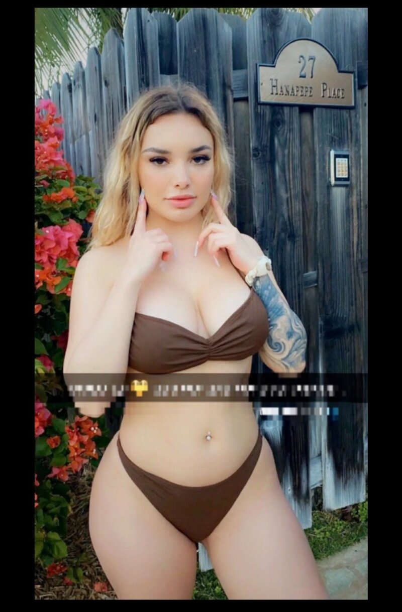 美しいおっぱいとかなり金髪 picture