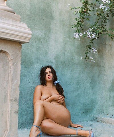 Riley Ticotin 눈부신 매력적인 폭탄이 그녀의 뜨거운 속성을 드러냅니다-pmatehuntercom / picture