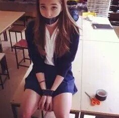 그녀의 처벌을 기다리고 picture