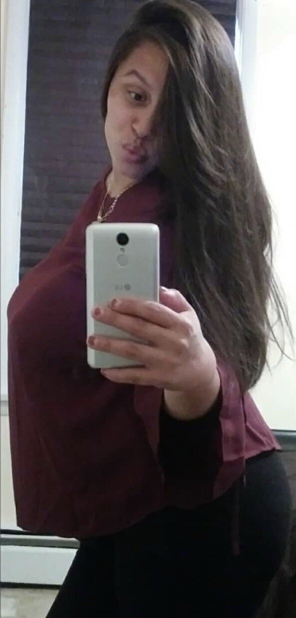 アルゼンチンBBWモデルビクトリアガルシア彼女のぽっちゃりしたセクシーな体を披露 picture
