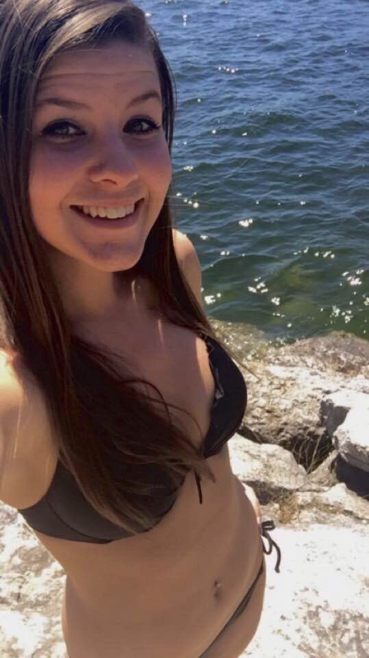Teen Bikini Sürtük Brianne picture