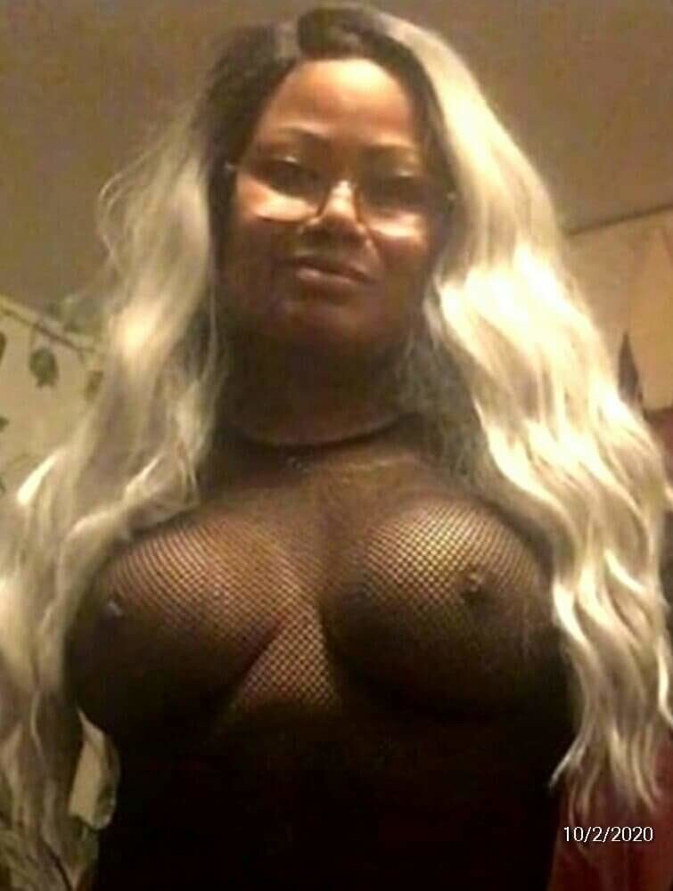 カレリス・カブレラ、古いフェイスブックの女が露出 picture