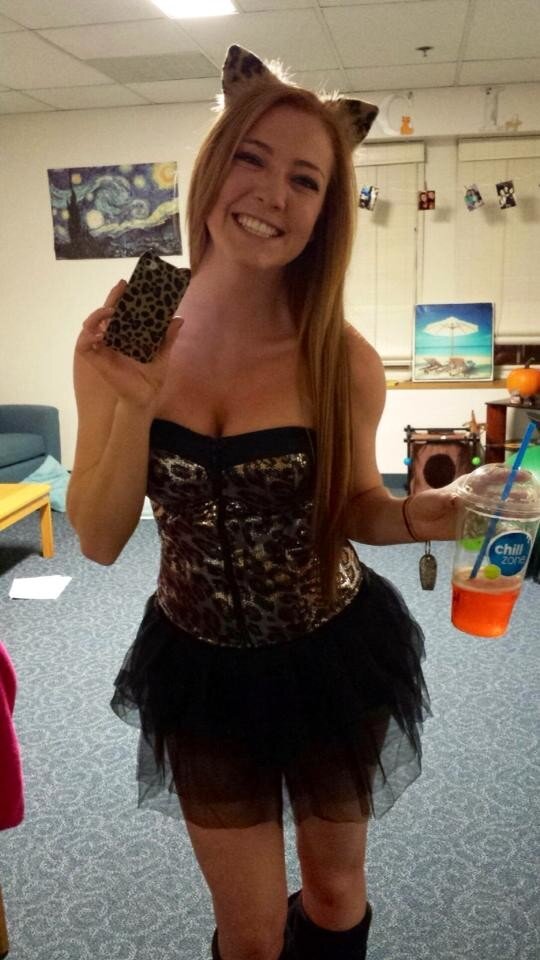 猫の衣装を着たホットなベイビー picture