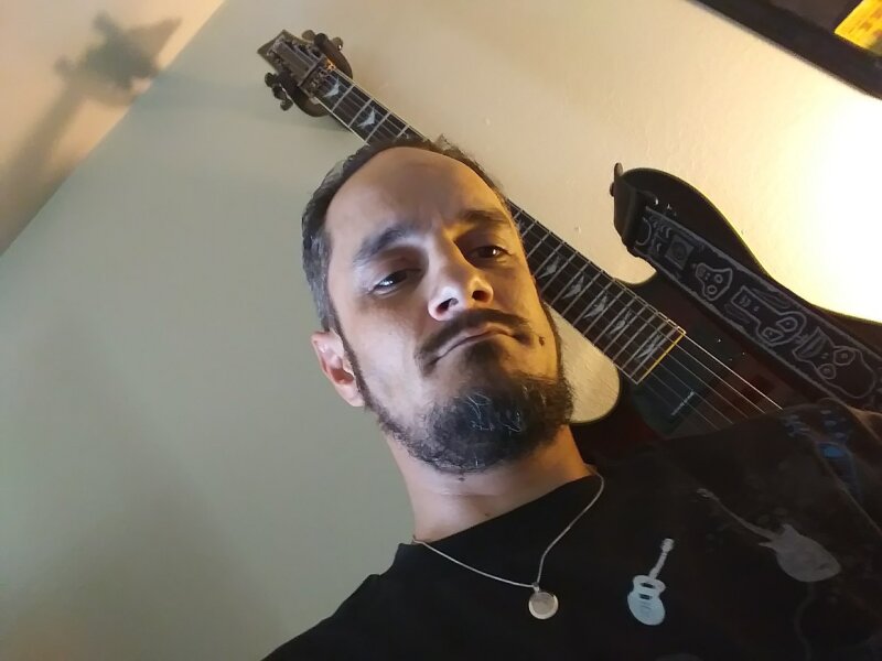 タイトな小さなお尻を持つスリムで従順なバイガイ！ picture