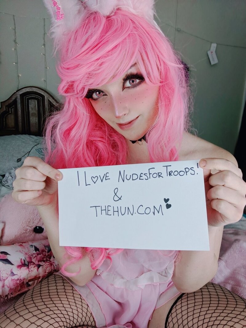 Twitterの@NudesForTroopsで彼女が誰であるかを調べてください picture